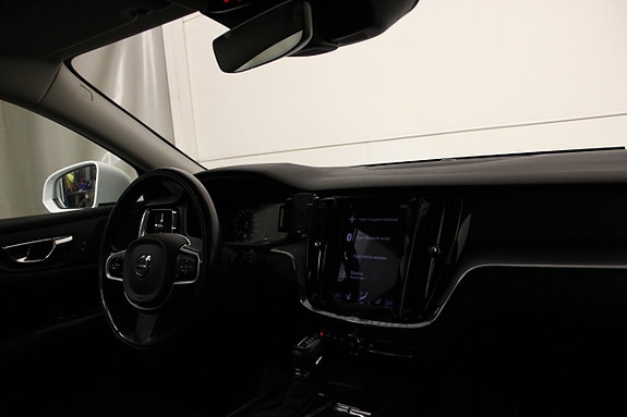 Volvo V60 13 of 16