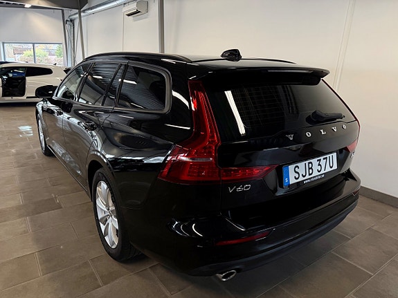 Volvo V60 4 of 5