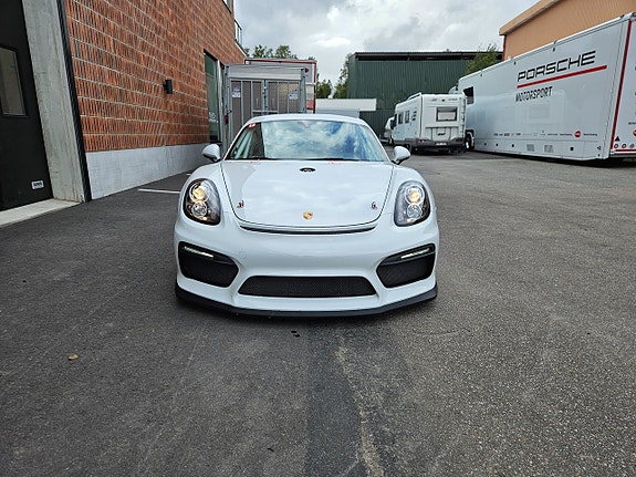 Porsche Cayman GT4 Clubsport 2 of 5