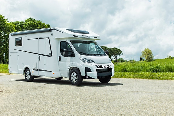 Etrusco T 6.9 SB SCANDIC EDITION Långbädd / Automat / Garage / 3.500 / 140 HK