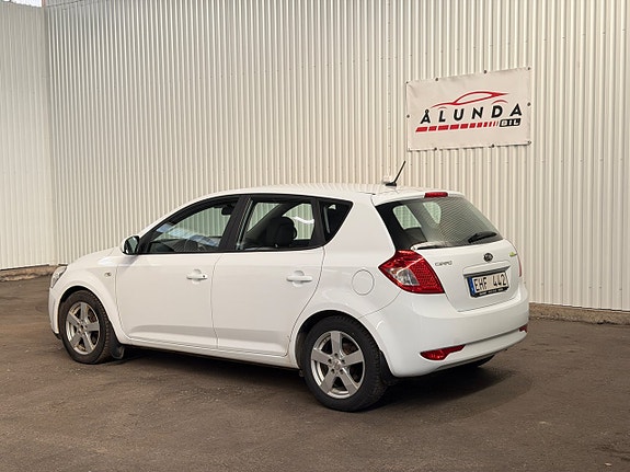 Kia Ceed 4 of 5