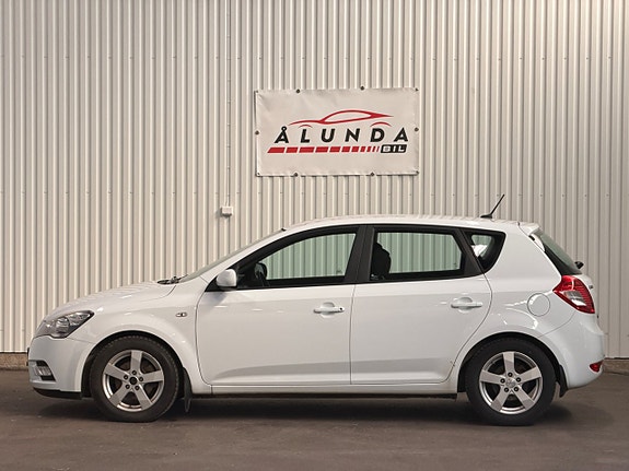 Kia Ceed 3 of 5