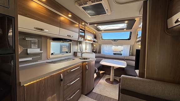 Knaus 650 UDF Südwind W08 3 of 5