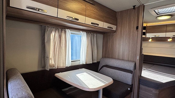 Knaus 650 UDF Südwind W08 7 of 10