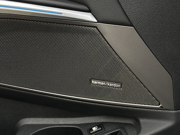 BMW 330e 14 of 30