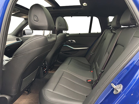 BMW 330e 26 of 30
