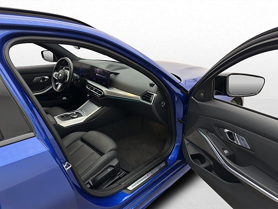 BMW 330e 25 of 30