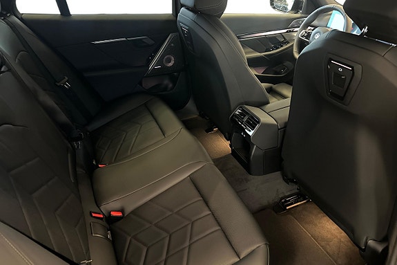 BMW 530e 14 of 23