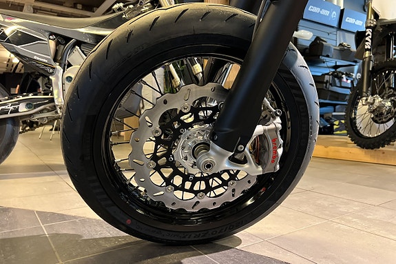 Stark Varg SM Alpha 80HK Medium Pirelli *Finns i lager* 9 of 11