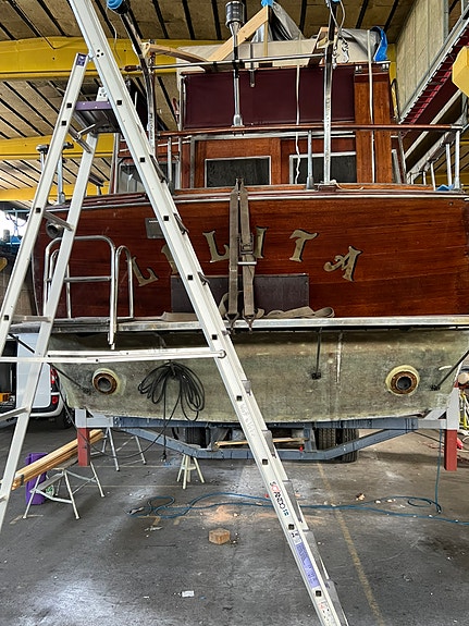 Yacht in mahogny Owens Flagship 44 Feet Aruba 7 of 19