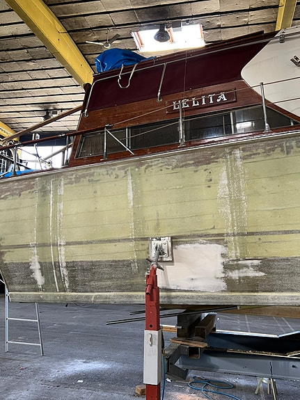 Yacht in mahogny Owens Flagship 44 Feet Aruba 10 of 19