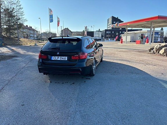 BMW 320d 3 of 11