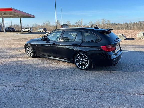 BMW 320d 2 of 11
