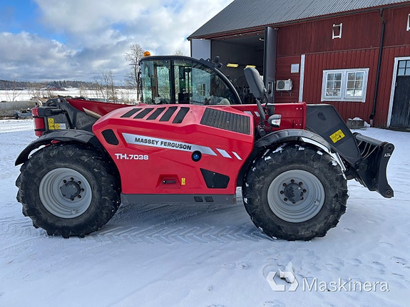 Teleskoplastare Massey Ferguson TH7038 2 of 27