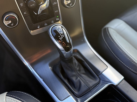 Volvo XC60 15 of 20