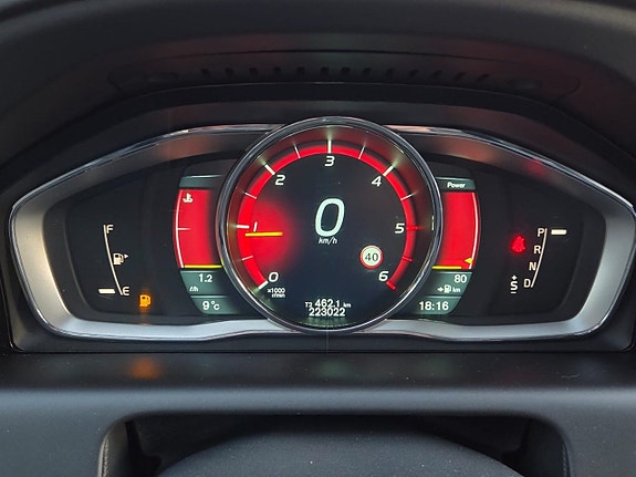 Volvo XC60 13 of 20