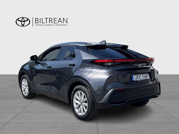 Toyota C-HR 4 of 5