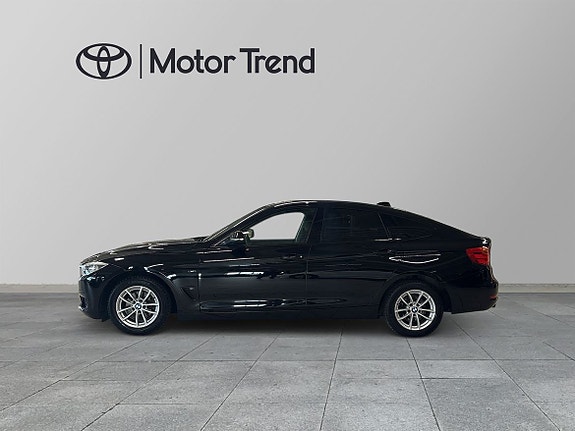 BMW 320 3 of 5