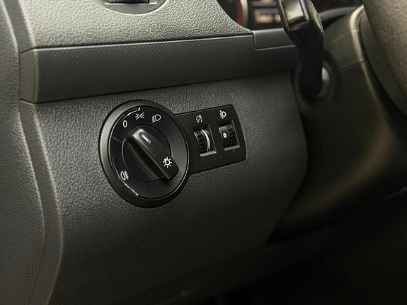 Volkswagen Caddy Maxi 16 of 22