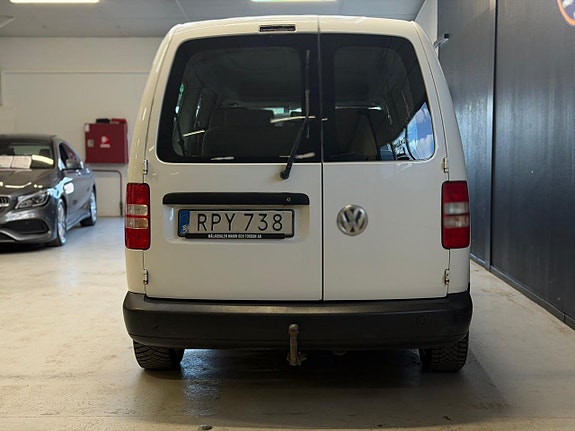 Volkswagen Caddy Maxi 22 of 22