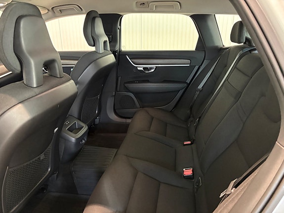 Volvo V90 Cross Country 18 of 23