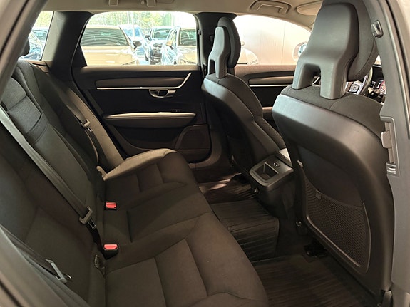 Volvo V90 Cross Country 19 of 23
