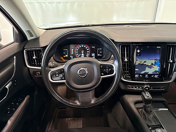 Volvo V90 Cross Country 9 of 23
