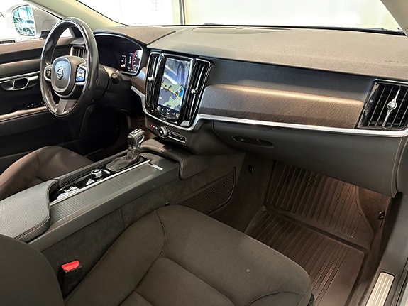 Volvo V90 Cross Country 11 of 23