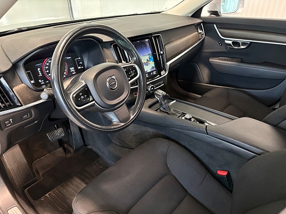Volvo V90 Cross Country 7 of 23