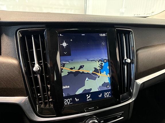 Volvo V90 Cross Country 13 of 23