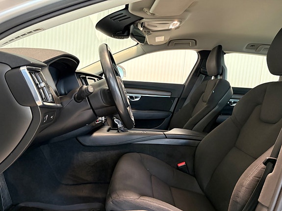 Volvo V90 Cross Country 8 of 23