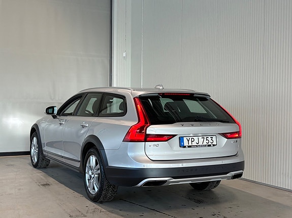 Volvo V90 Cross Country 6 of 23