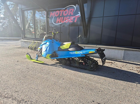 Ski-Doo Freeride 800 137 -17 2 of 2
