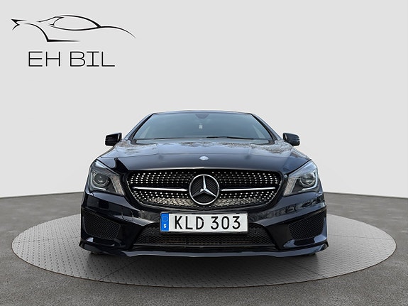 Mercedes-Benz CLA220 2 of 5