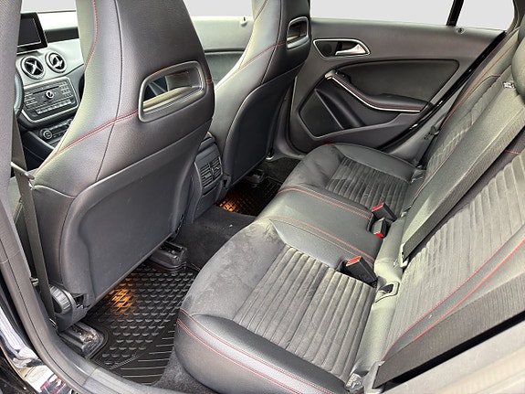 Mercedes-Benz CLA220 12 of 14