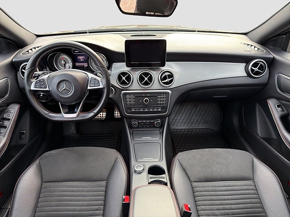 Mercedes-Benz CLA220 10 of 14