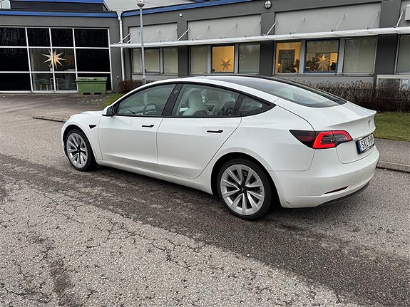 Tesla Model 3 3 of 5
