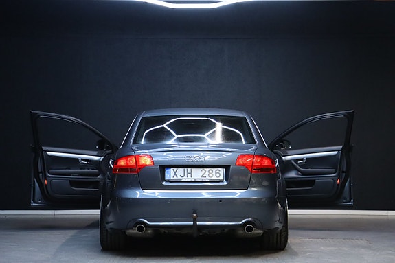 Audi A4 8 of 19