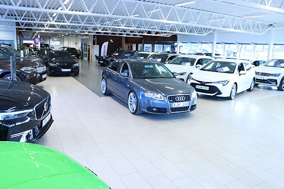 Audi A4 3 of 5