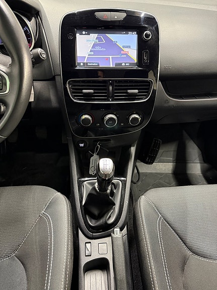Renault Clio 15 of 20