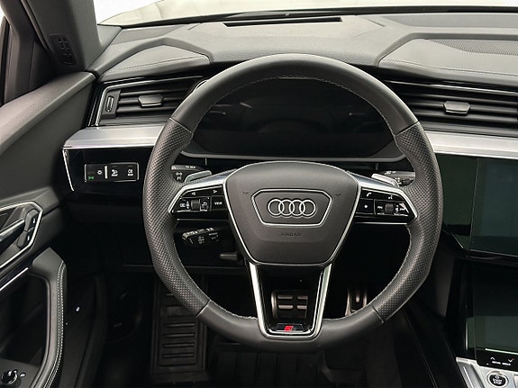 Audi Q8 15 of 30