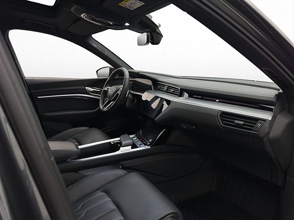 Audi Q8 27 of 30