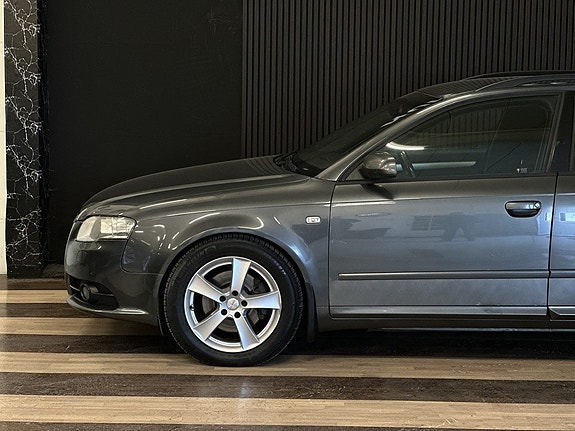 Audi A4 8 of 22