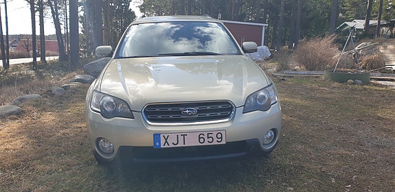 Subaru Outback 2 of 10