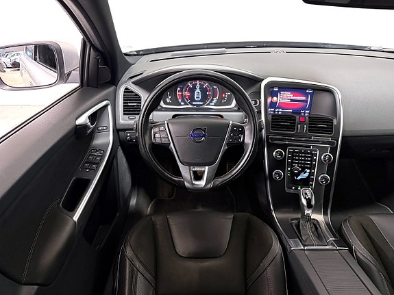 Volvo XC60 11 of 25