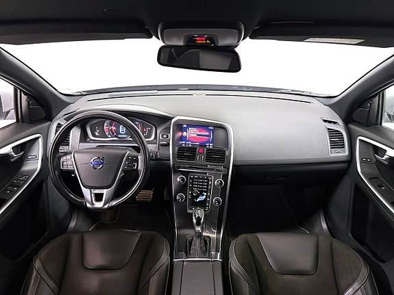 Volvo XC60 10 of 25
