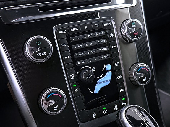 Volvo XC60 15 of 25