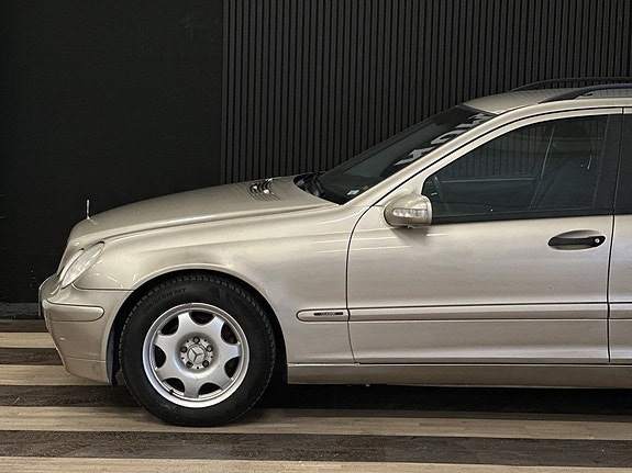 Mercedes-Benz C180 6 of 17