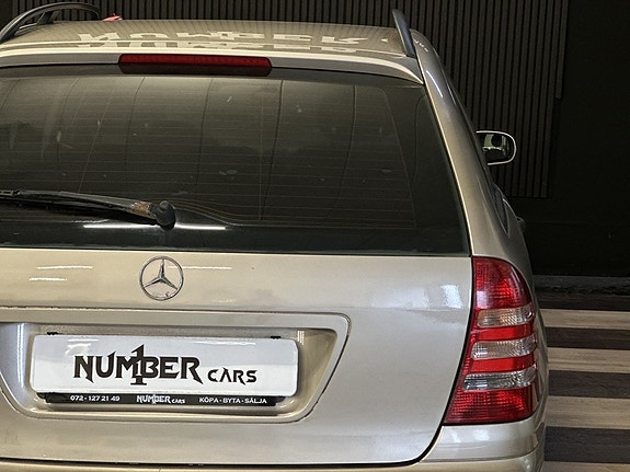 Mercedes-Benz C180 10 of 17