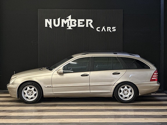 Mercedes-Benz C180 4 of 5